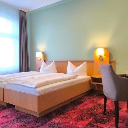 Hotel Burgas Штасфурт Экстерьер фото